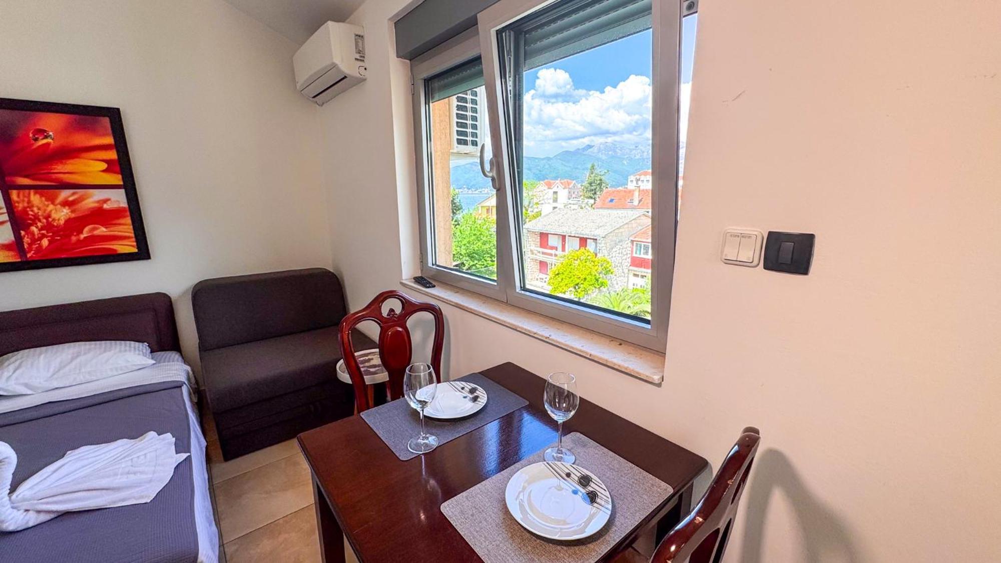 Qumi Apartments Tivat Kültér fotó