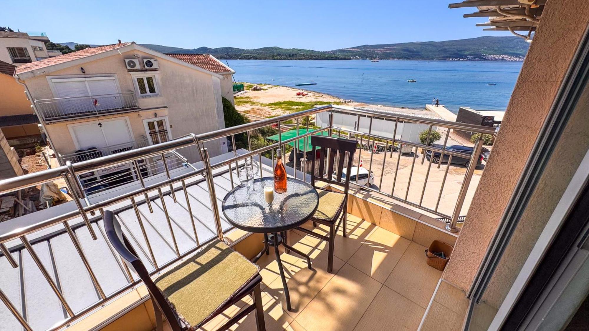 Qumi Apartments Tivat Kültér fotó
