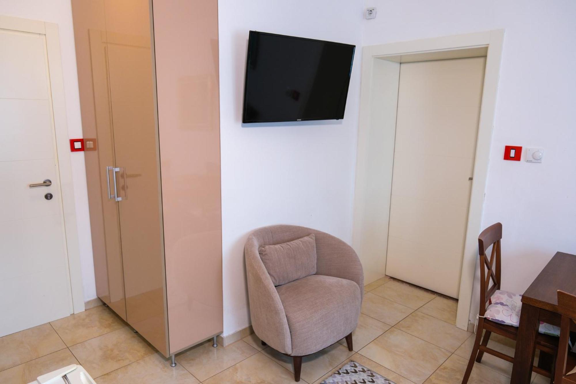 Qumi Apartments Tivat Kültér fotó