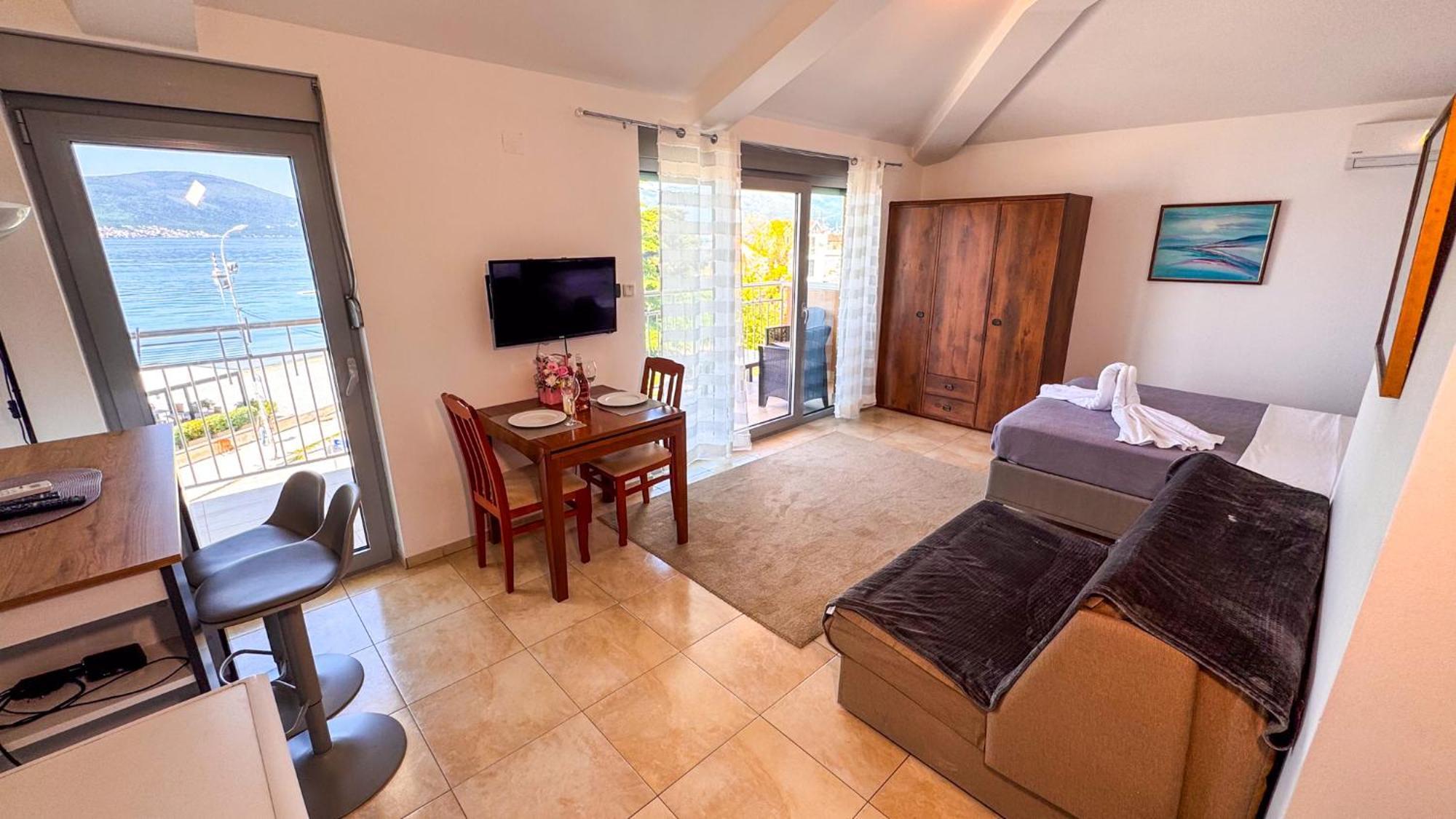Qumi Apartments Tivat Kültér fotó