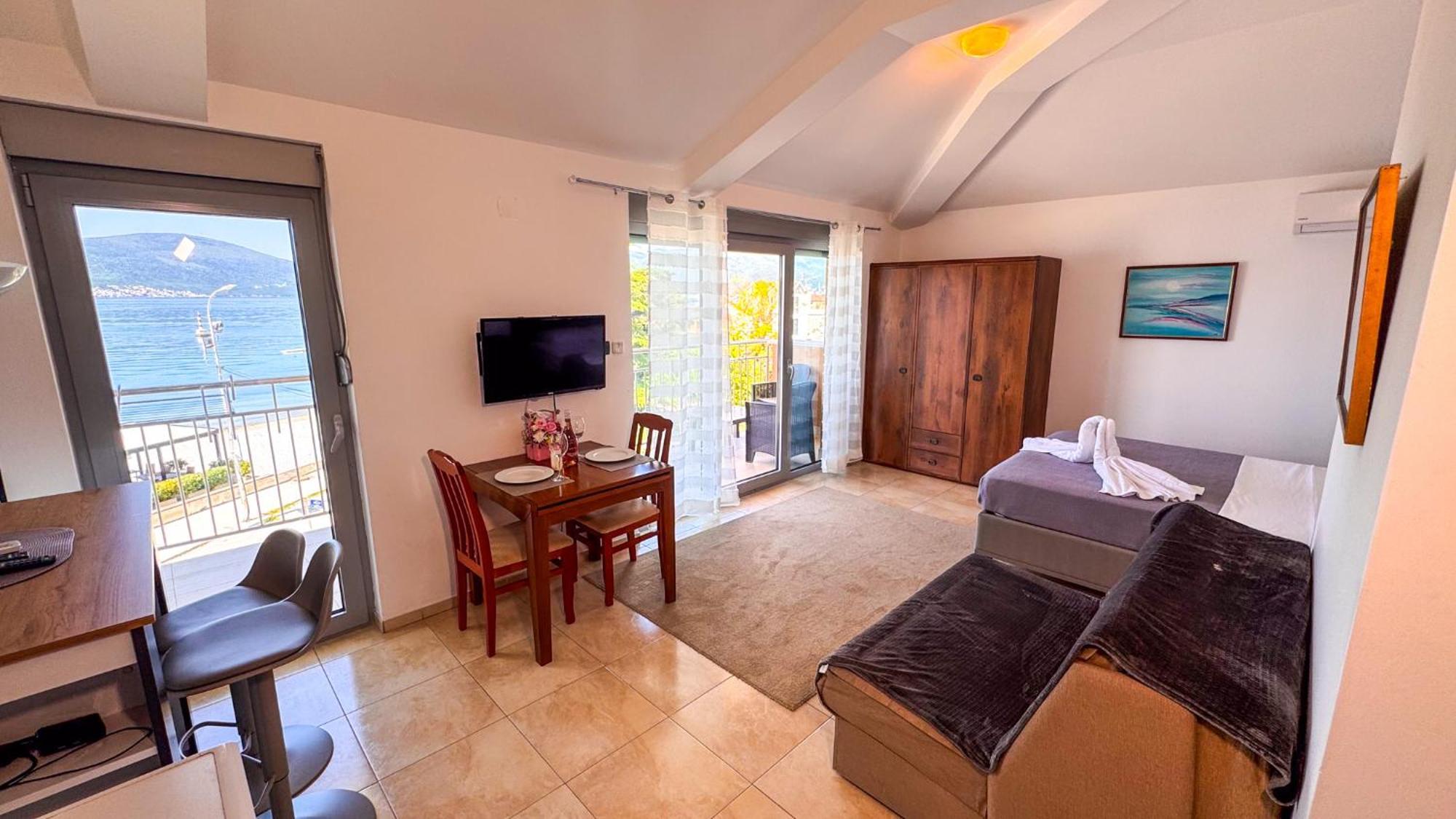 Qumi Apartments Tivat Kültér fotó