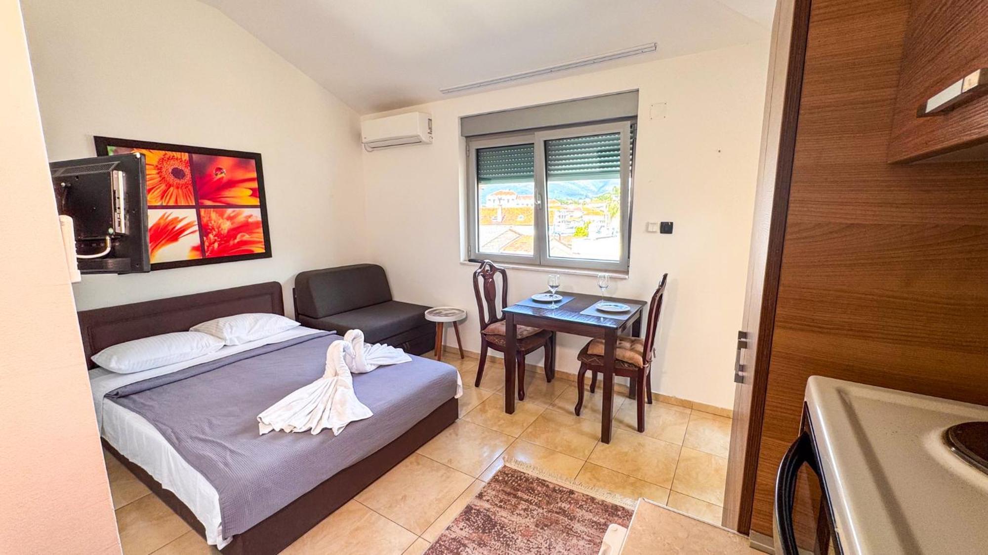 Qumi Apartments Tivat Kültér fotó