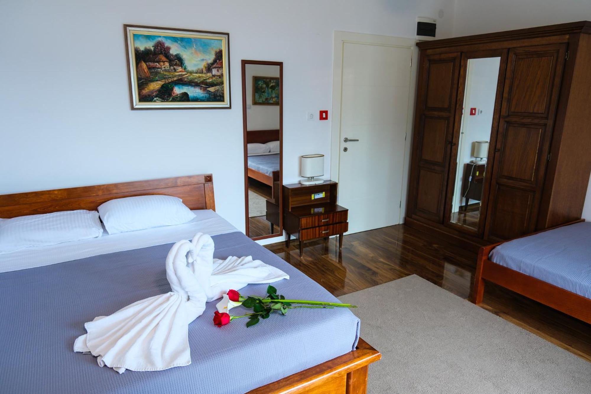 Qumi Apartments Tivat Kültér fotó