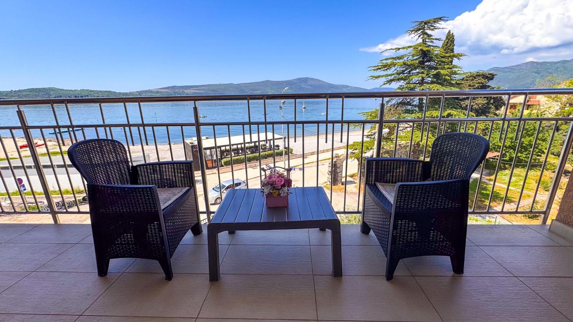 Qumi Apartments Tivat Kültér fotó
