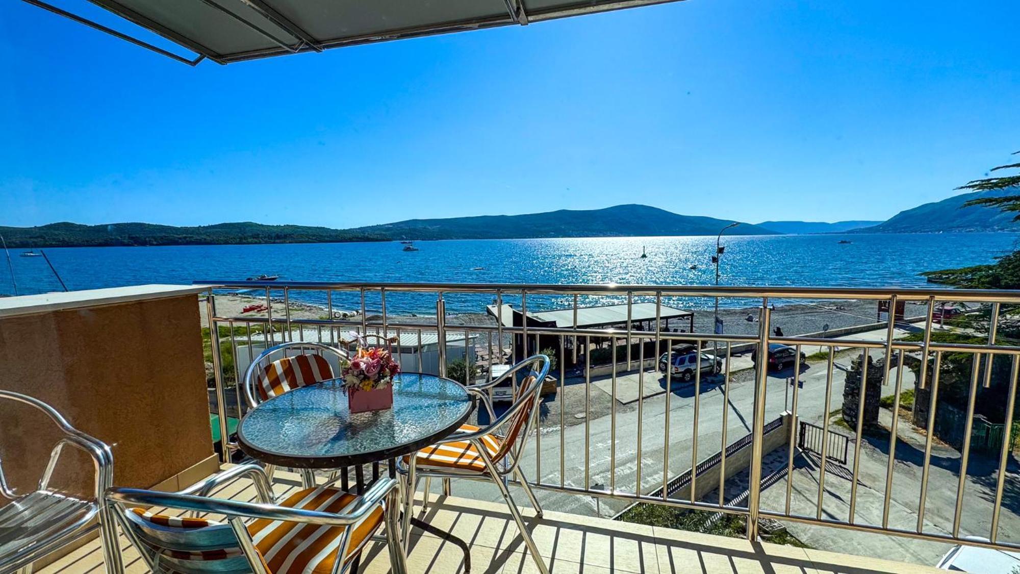 Qumi Apartments Tivat Kültér fotó