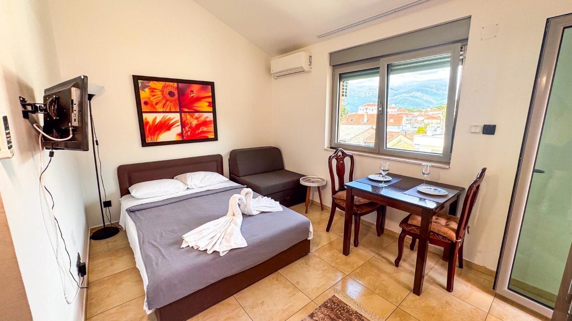 Qumi Apartments Tivat Kültér fotó
